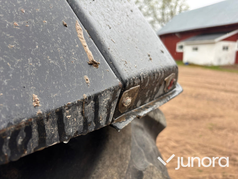 Traktor Valmet 6400 med lastare och twin-track