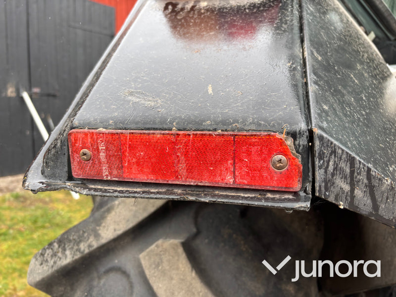 Traktor Valmet 6400 med lastare och twin-track