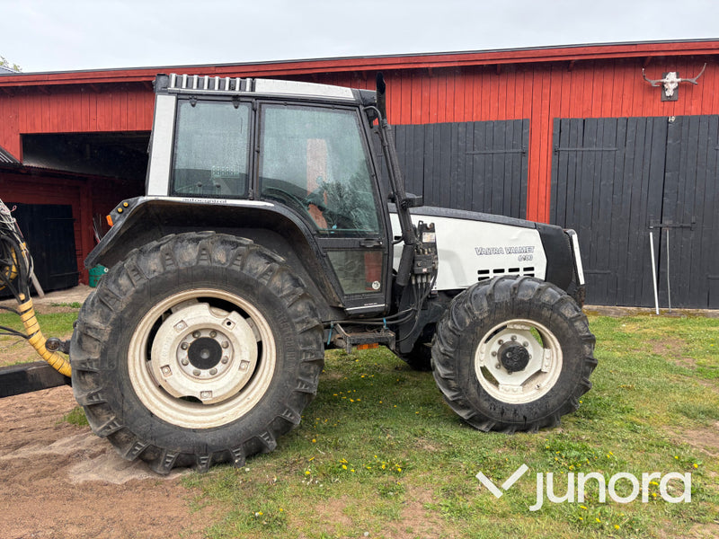 Traktor Valmet 6400 med lastare och twin-track