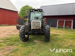 Traktor Valmet 6400 med lastare och twin-track