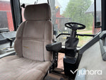 Traktor Valmet 6400 med lastare och twin-track