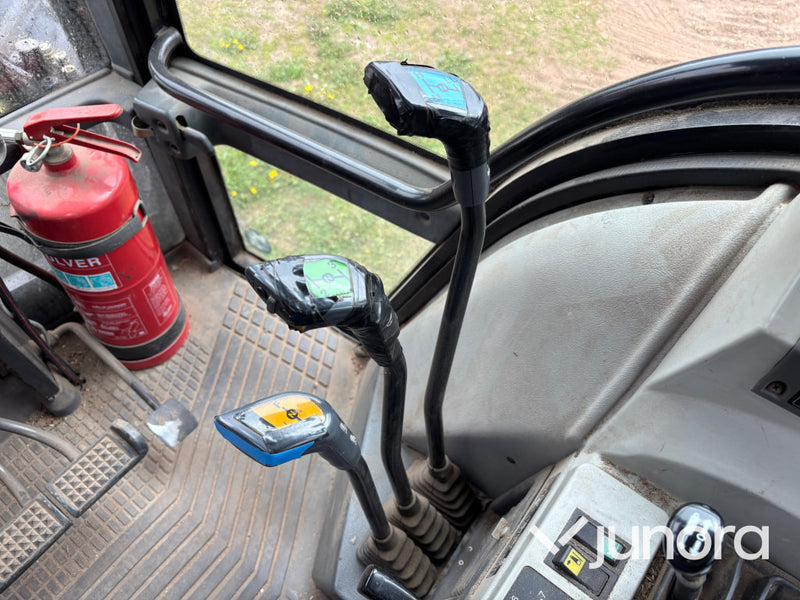 Traktor Valmet 6400 med lastare och twin-track