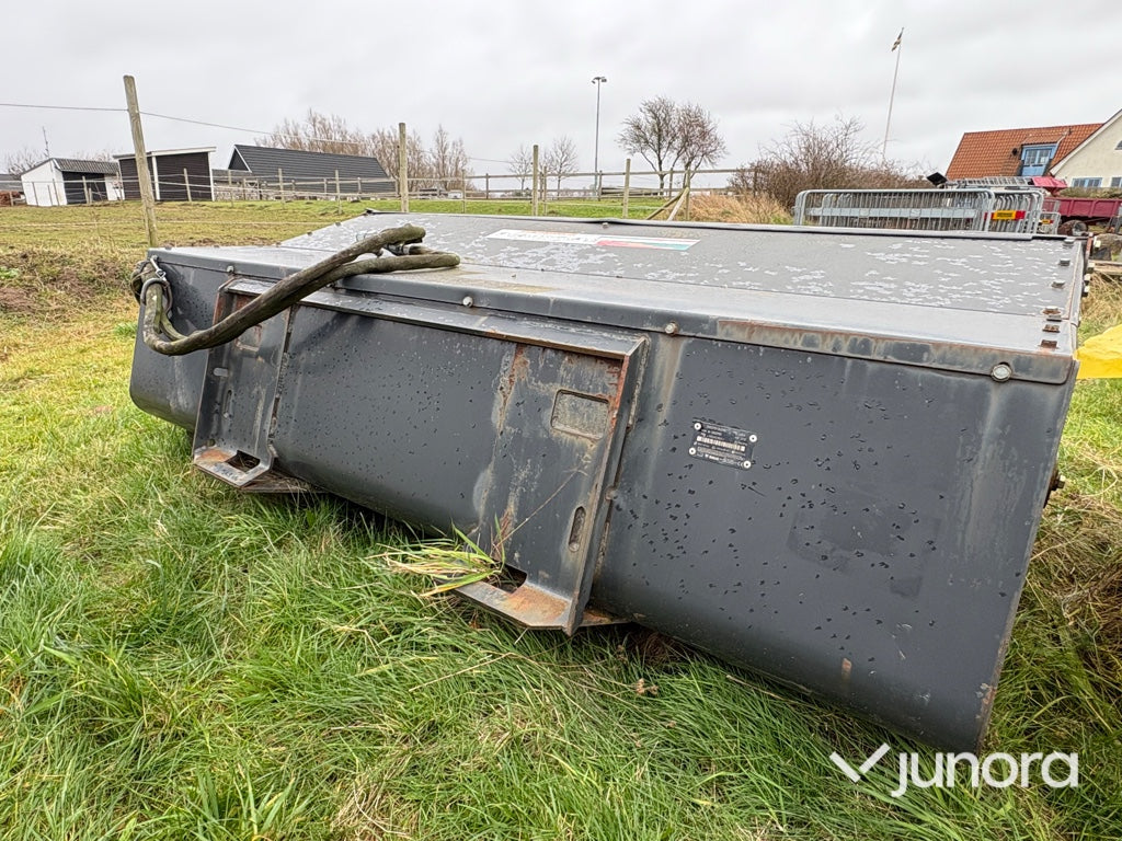 Sopaggregat – Bobcat 84 Sweeper