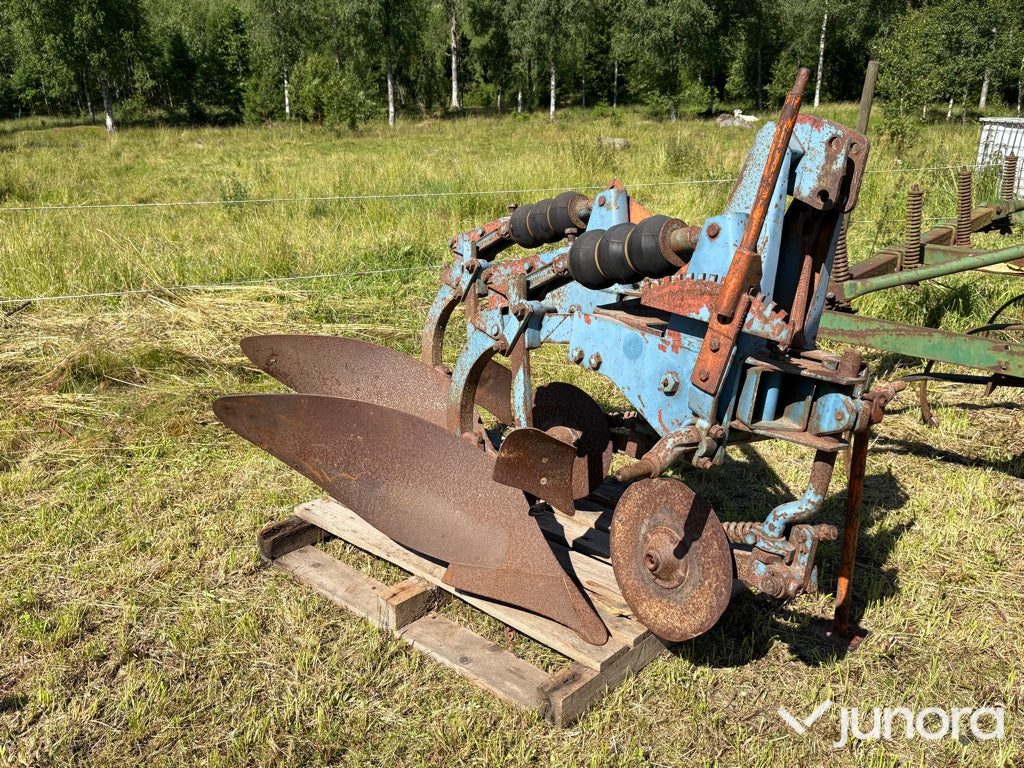 Tvåskärig plog Överum