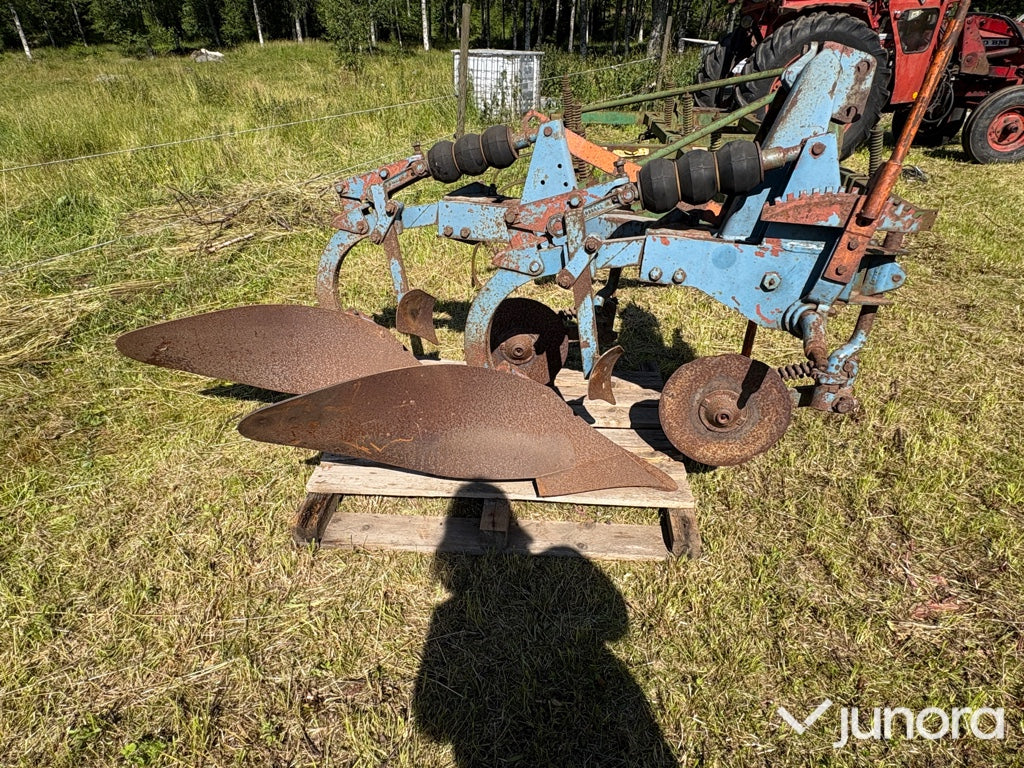 Tvåskärig plog Överum