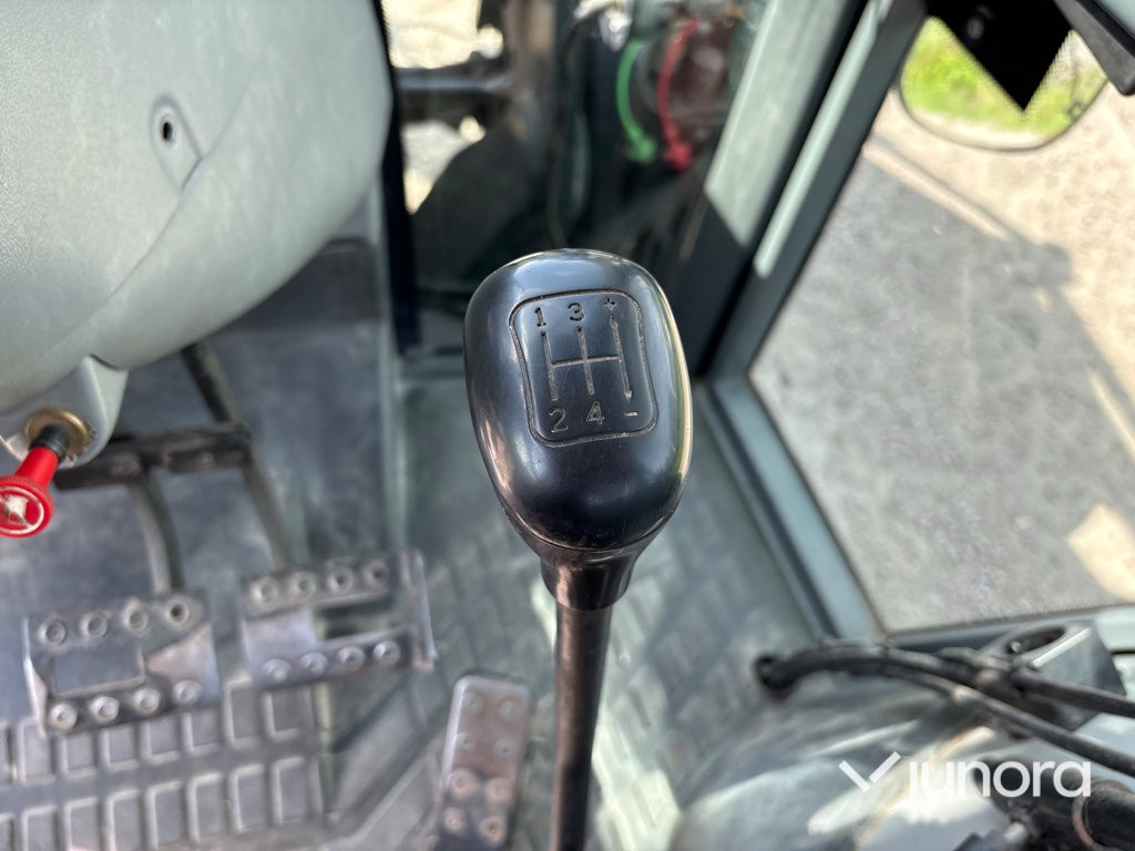 Traktor med lastare - Massey Ferguson, 4255-4