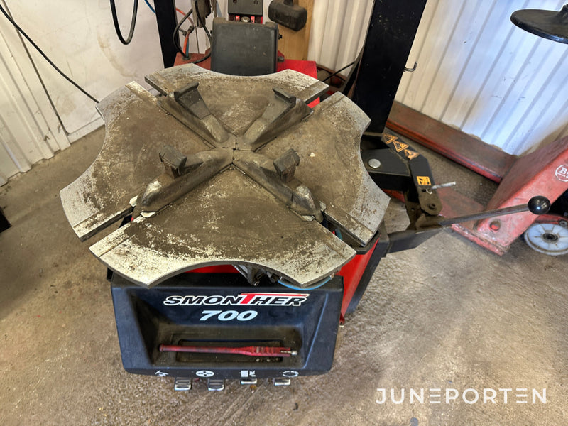 Däckmaskin Areo Smonther 700