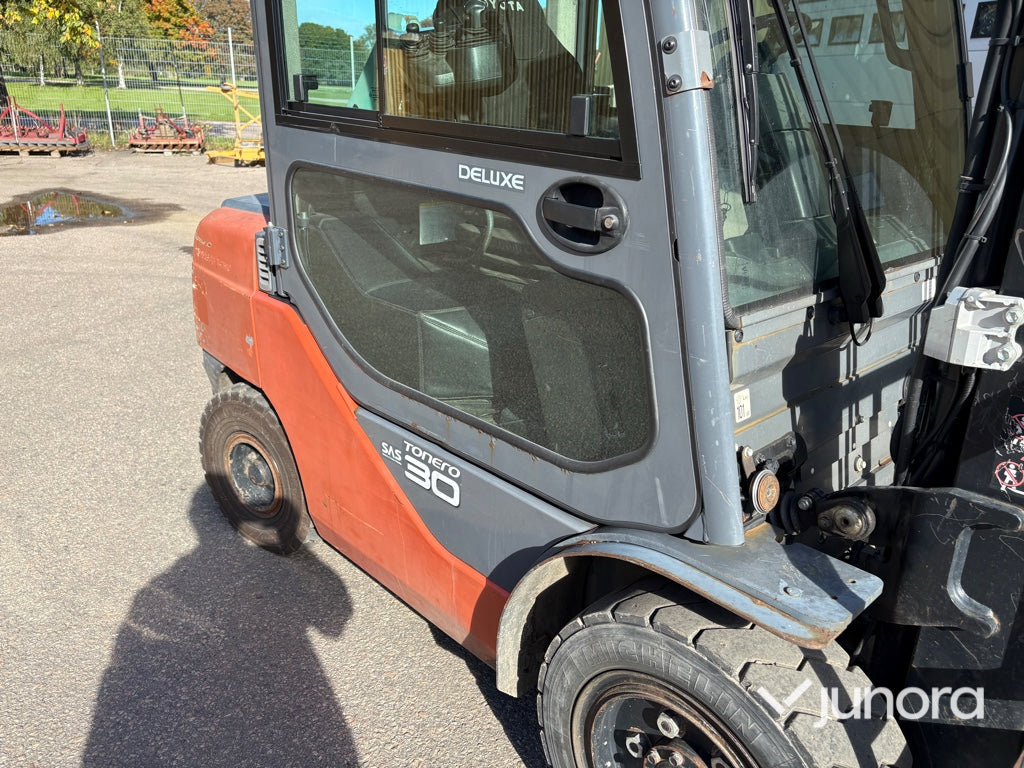 Truck Toyota Tonero 8FDF30