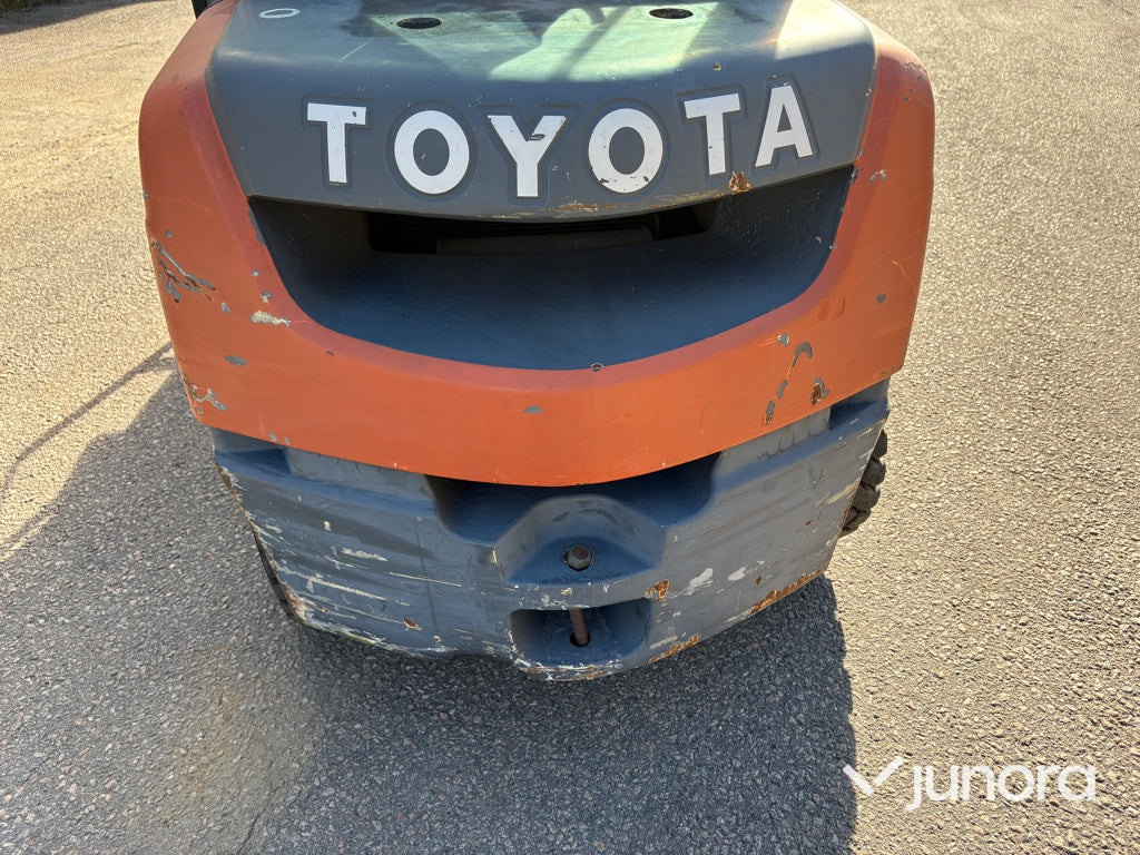 Truck Toyota Tonero 8FDF30