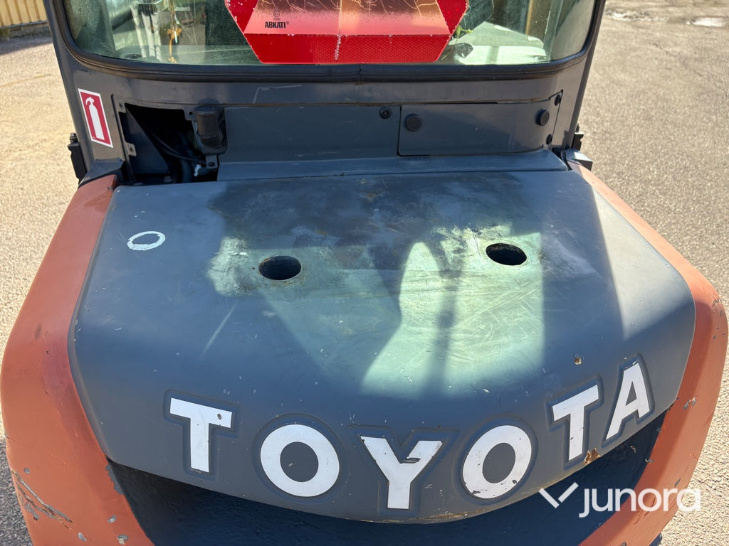 Truck Toyota Tonero 8FDF30