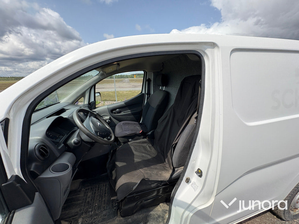 Nissan NV200