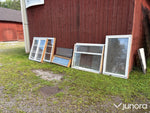 8 st äldre fönster