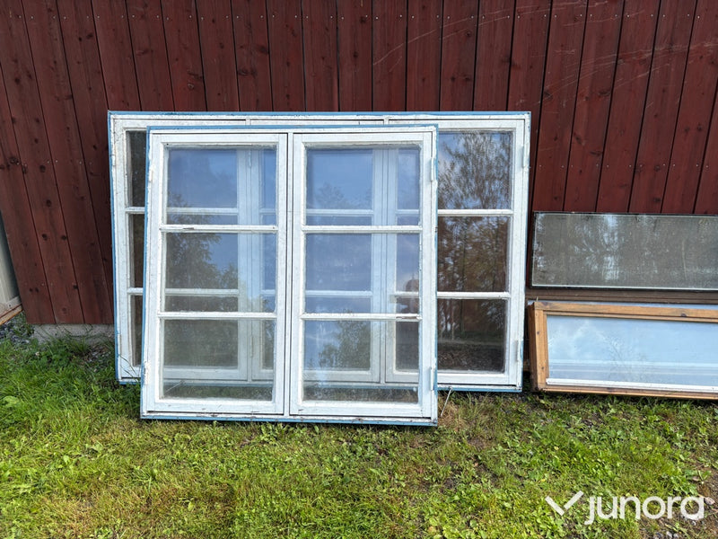 8 st äldre fönster