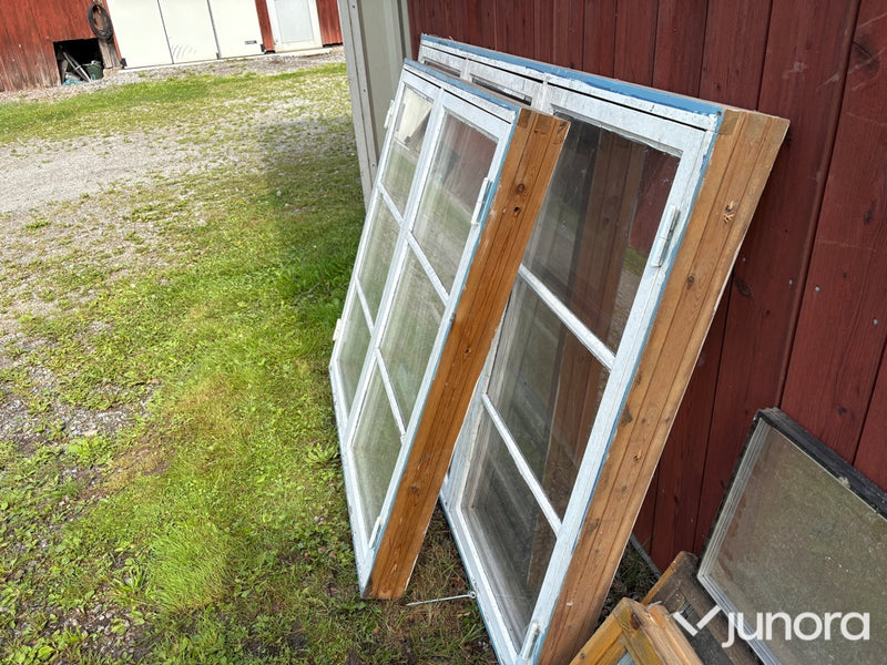 8 st äldre fönster