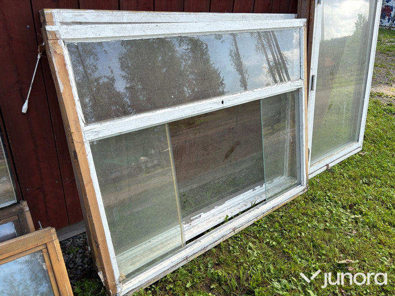 8 st äldre fönster