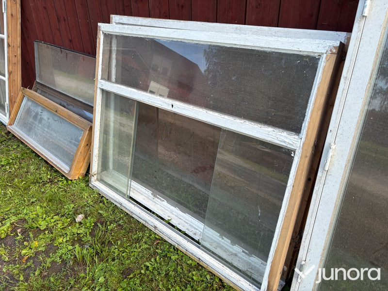 8 st äldre fönster