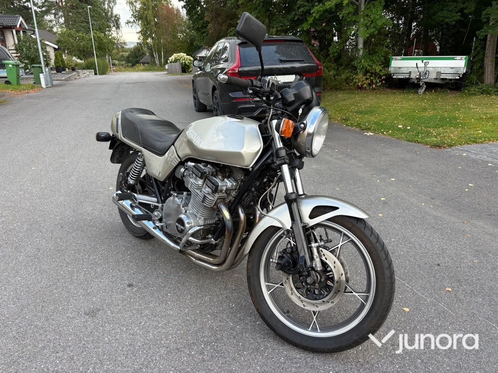 Motorcykel Suzuki GSX 1100 E