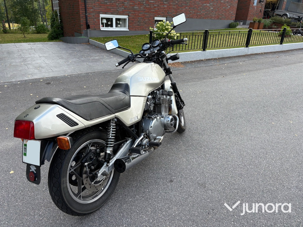 Motorcykel Suzuki GSX 1100 E