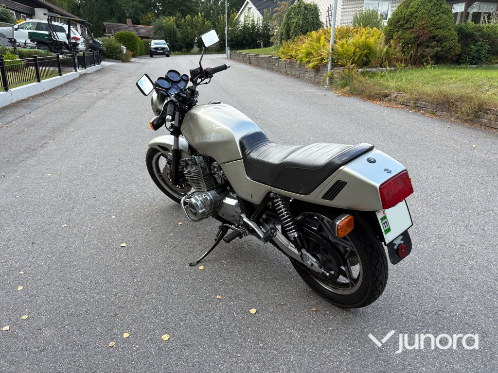 Motorcykel Suzuki GSX 1100 E