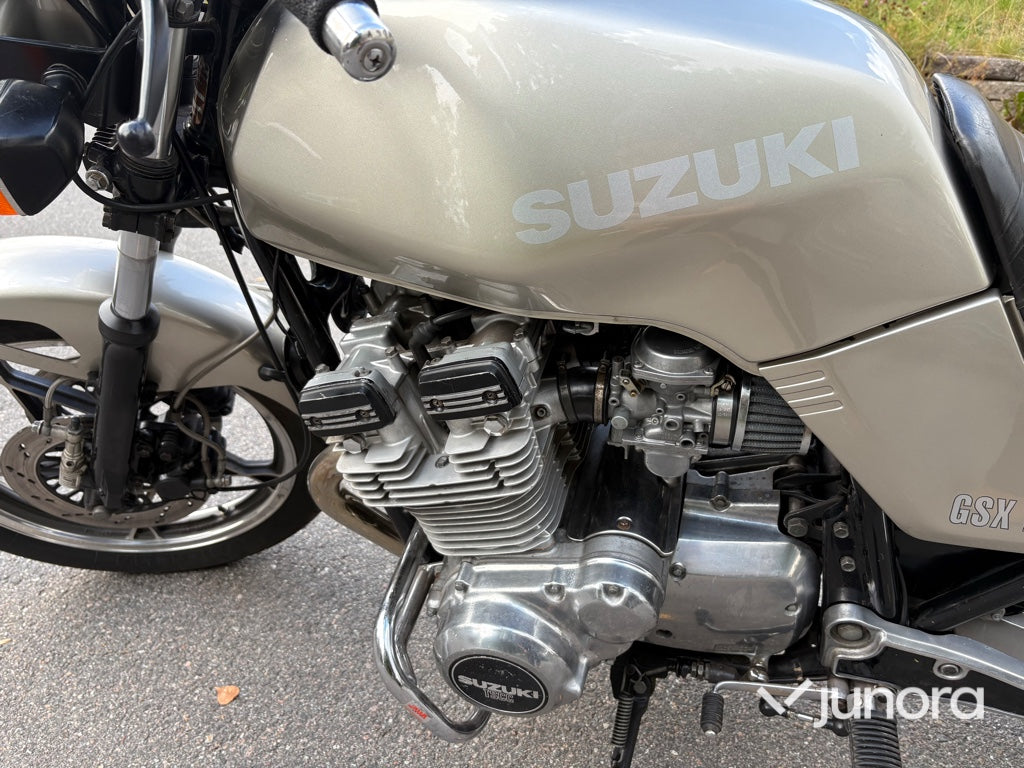 Motorcykel Suzuki GSX 1100 E