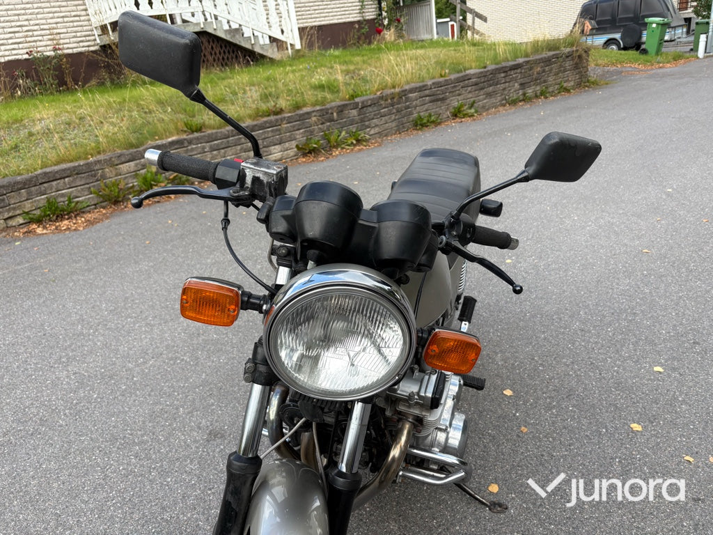 Motorcykel Suzuki GSX 1100 E