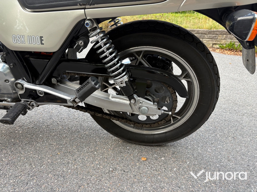 Motorcykel Suzuki GSX 1100 E