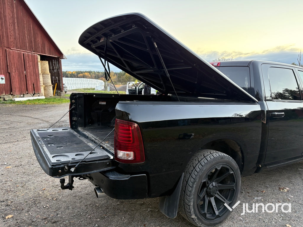 Pickup Dodge RAM Truck 1500 Sport 401 HK