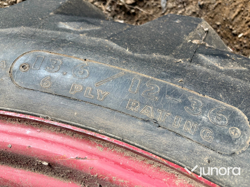 Dubbelmontage Goodyear 13.6/12-36