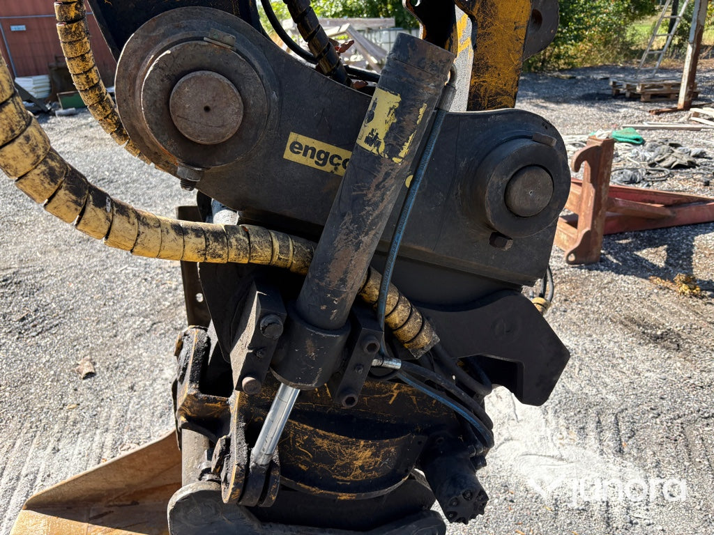 Grävmaskin JCB JS 160L med tiltrotator