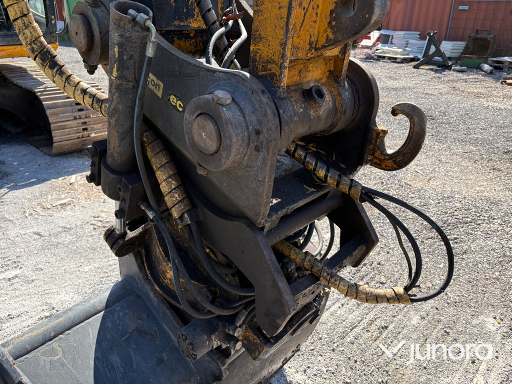 Grävmaskin JCB JS 160L med tiltrotator