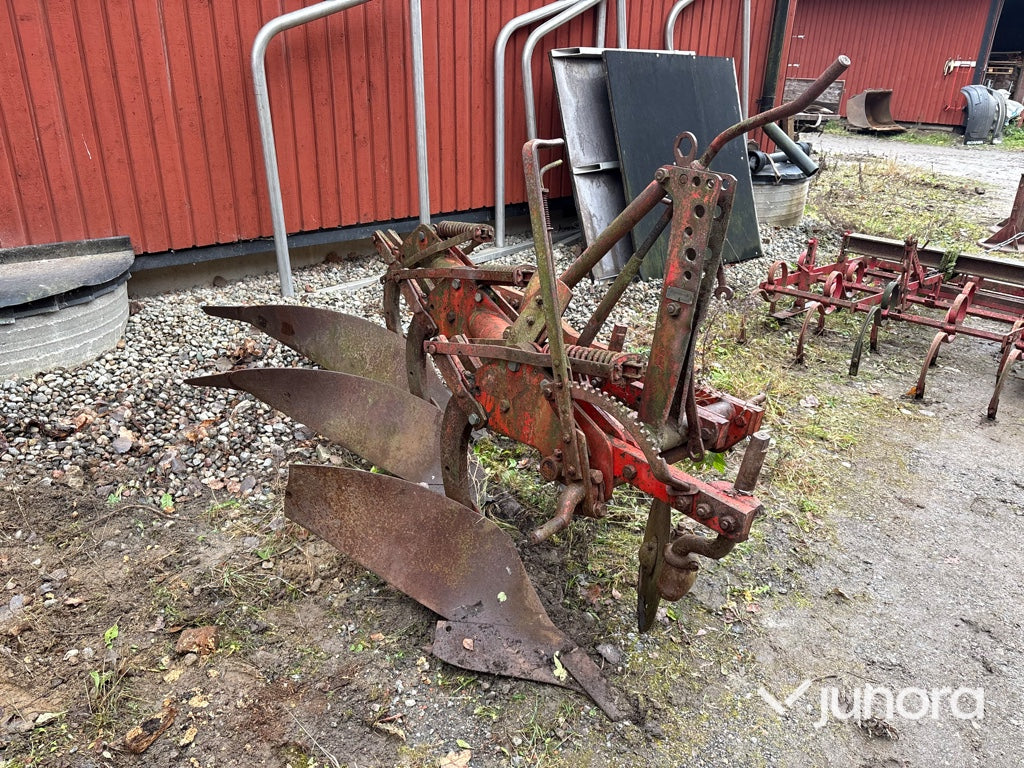 Treskärig plog - Kverneland