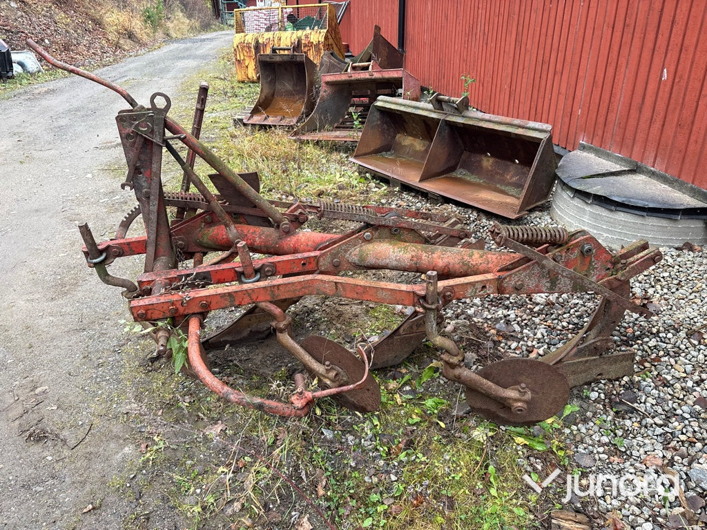 Treskärig plog - Kverneland
