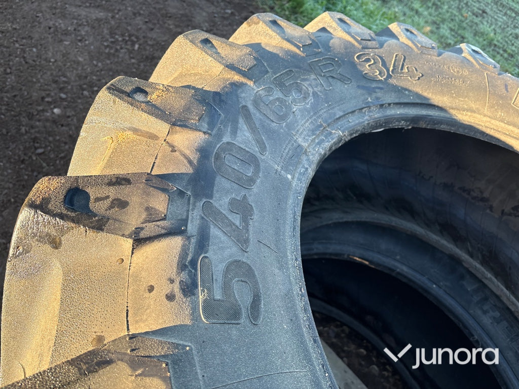 Traktordäck Pirelli 540/65 R34