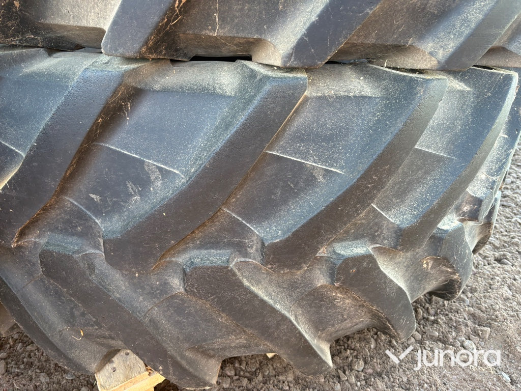 Traktordäck Pirelli 540/65 R34