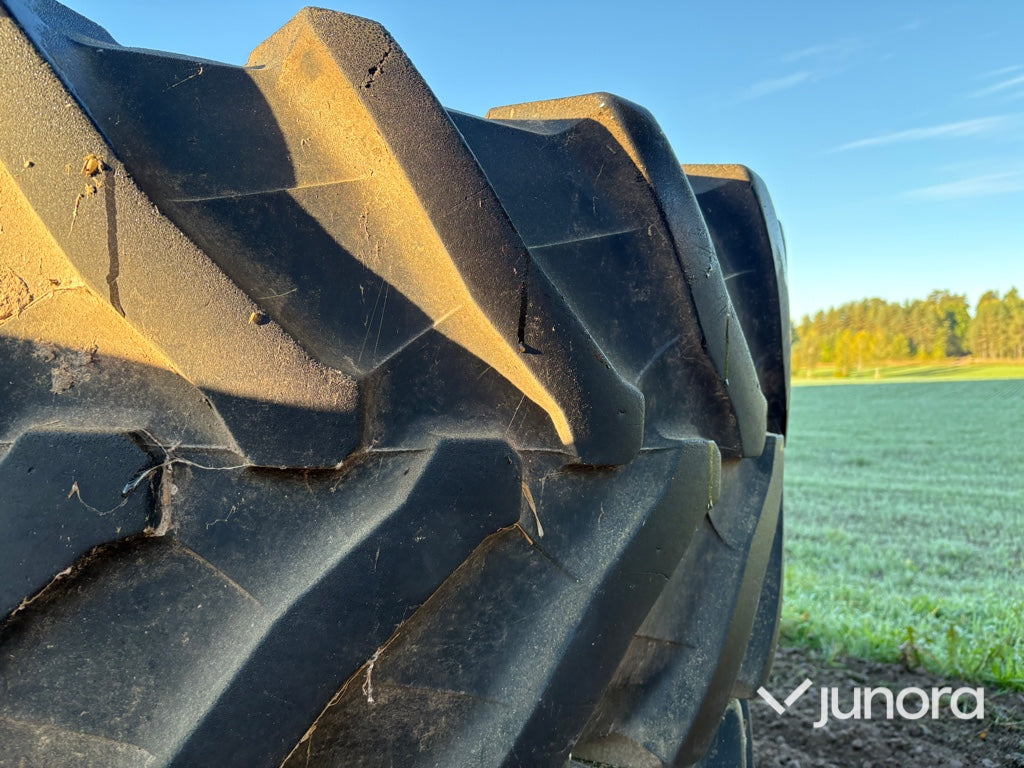 Traktordäck Pirelli 540/65 R34