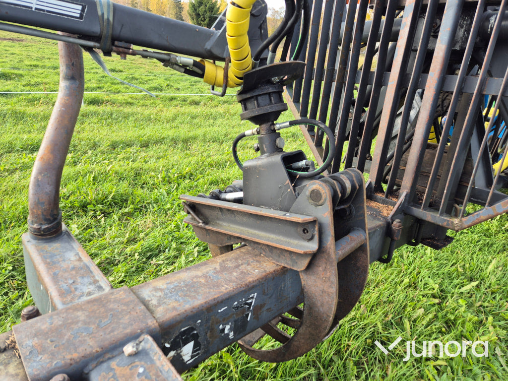 Traktor med timmervagn - Ford, 7600