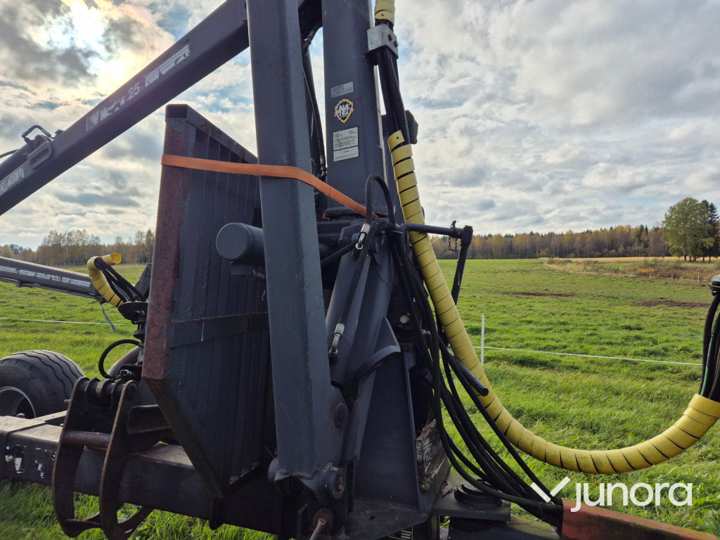 Traktor med timmervagn - Ford, 7600