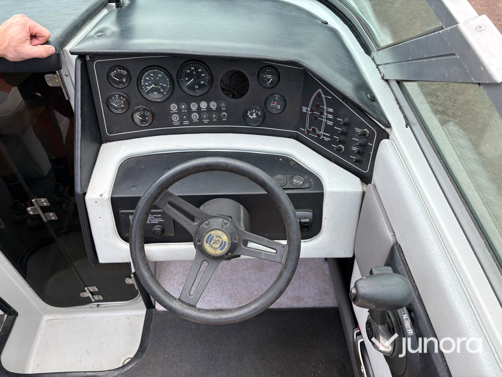 Motorbåt - Donzi Regazza 25 – MerCruiser V8