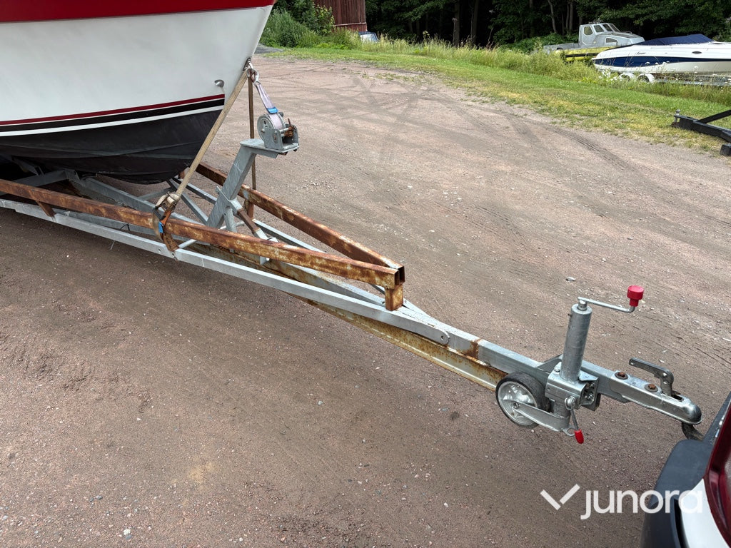 Motorbåt - Donzi Regazza 25 – MerCruiser V8