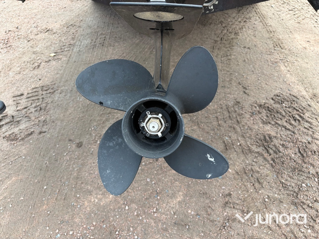 Motorbåt - Donzi Regazza 25 – MerCruiser V8