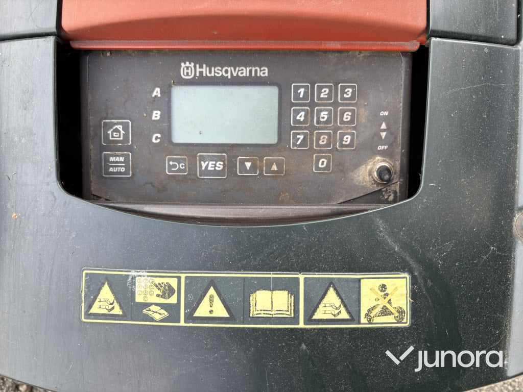 Husqvarna Automower 220AC + Laddstation