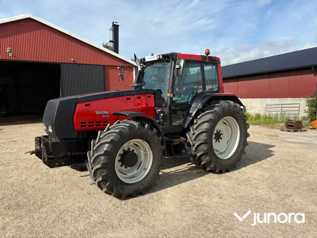 Traktor - Valtra 8450