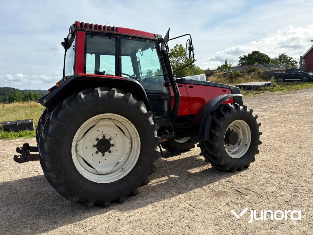 Traktor - Valtra 8450