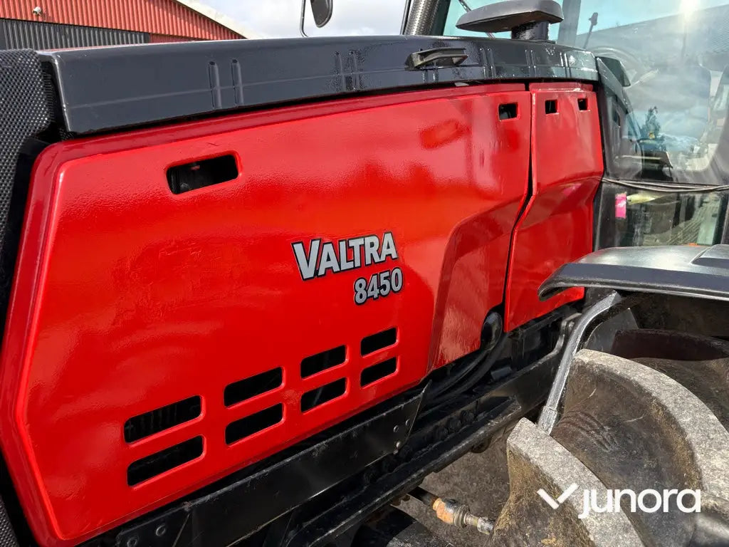 Traktor - Valtra 8450