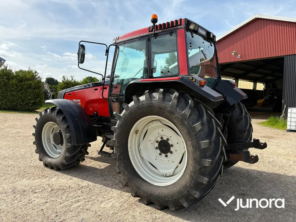 Traktor - Valtra 8450