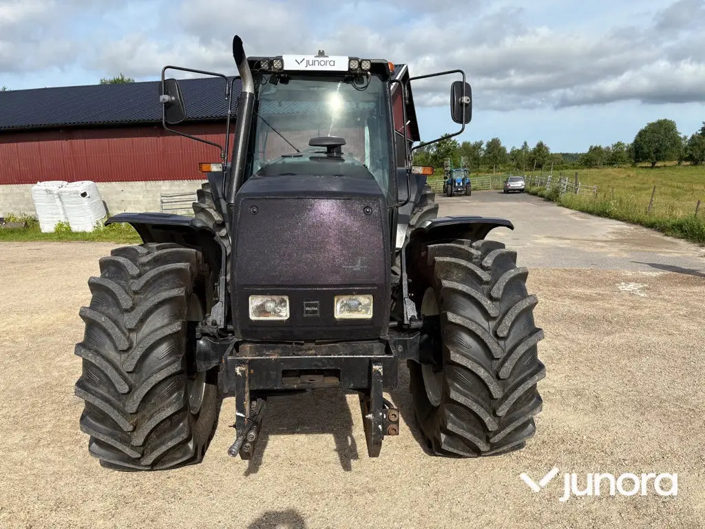 Traktor - Valtra 8450
