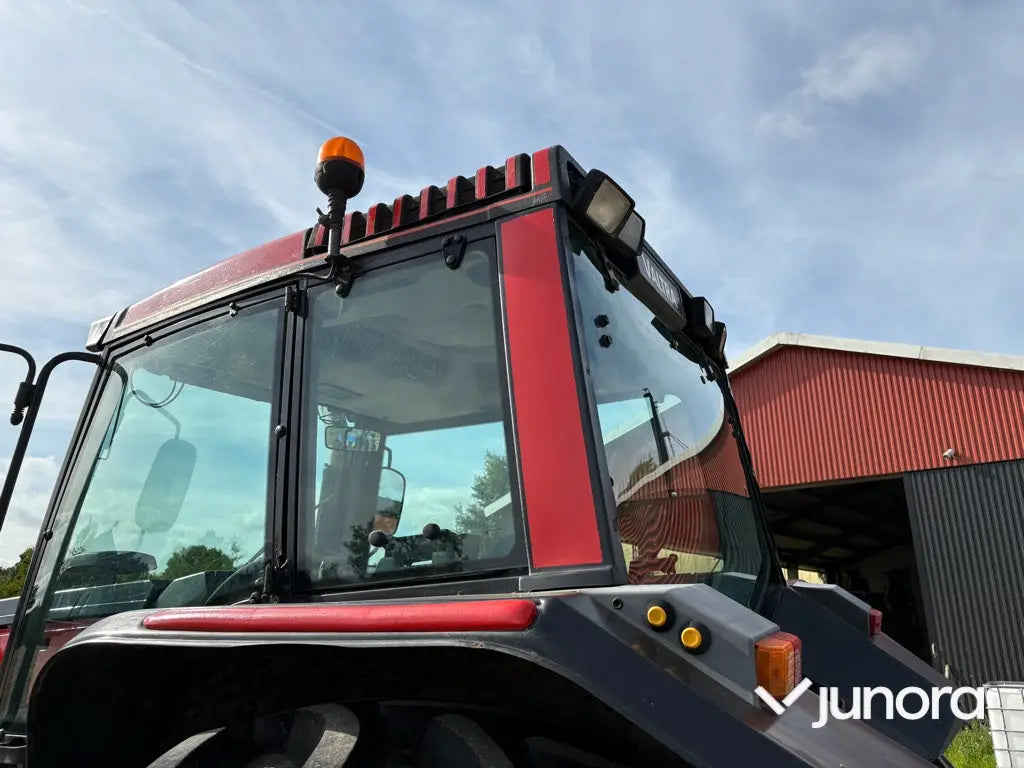 Traktor - Valtra 8450