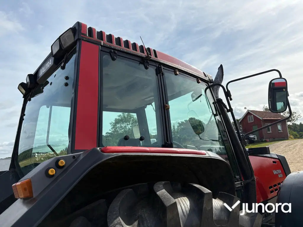 Traktor - Valtra 8450