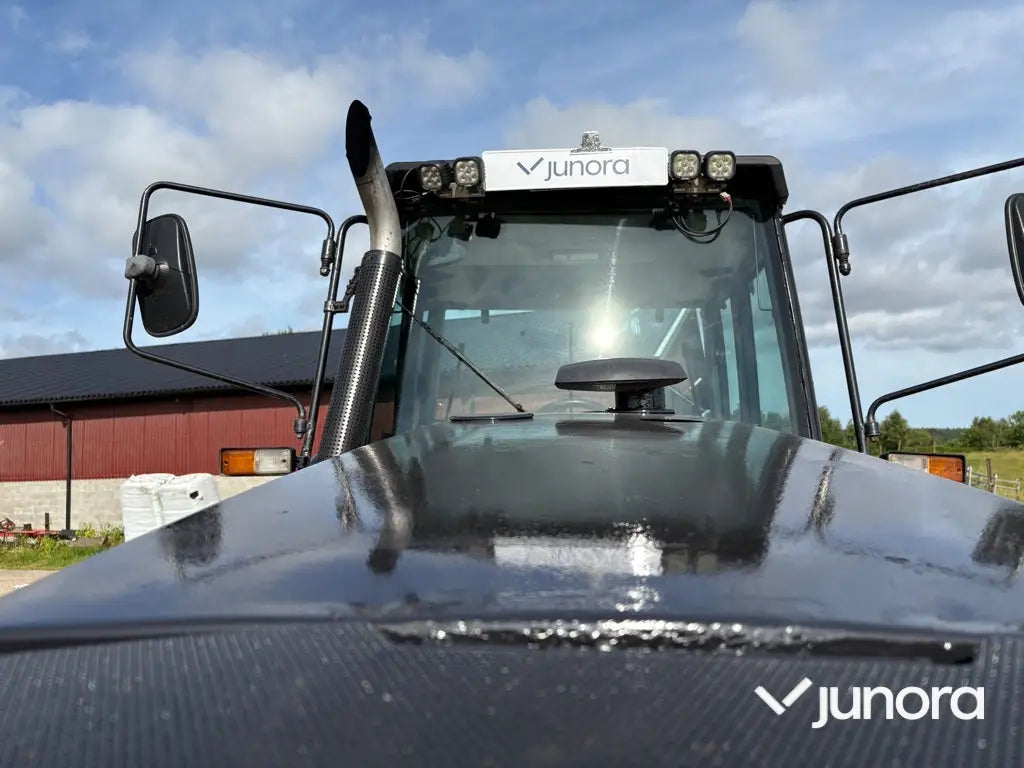 Traktor - Valtra 8450