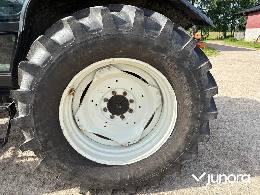 Traktor - Valtra 8450